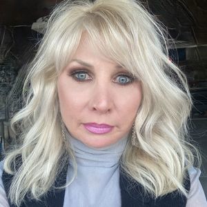 Meet your Posher, Brenda